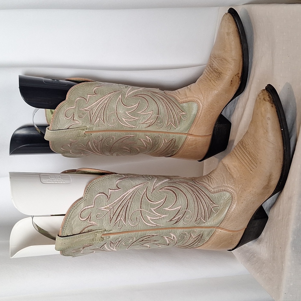 Women's Two-Tone Western Cowboy Boots - Sage Green & Tan - Picture 3 of 13